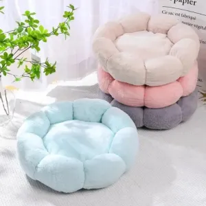 Comfortable Flower-Shaped Pet Bed for Cats and Dogs